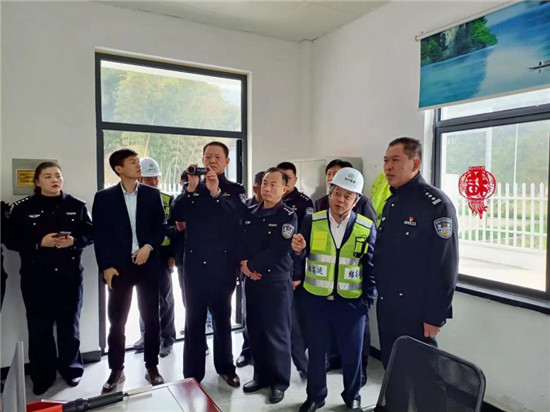 bc29e9464d42d3ba4bb486196073ee0a.jpg 02.jpg